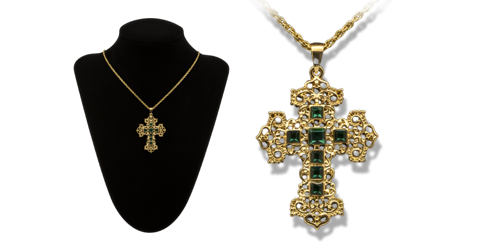 Kříž se zelenými Swarovski krystaly 