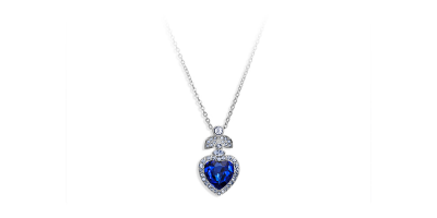 Náhrdelník s krystaly - Modrý krystal ve tvaru srdce 