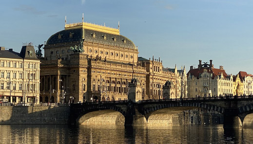 Národní divadlo – symbol české pospolitosti na nové ražbě!