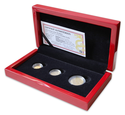 Rok Hada 2025 a sada tří zlatých mincí