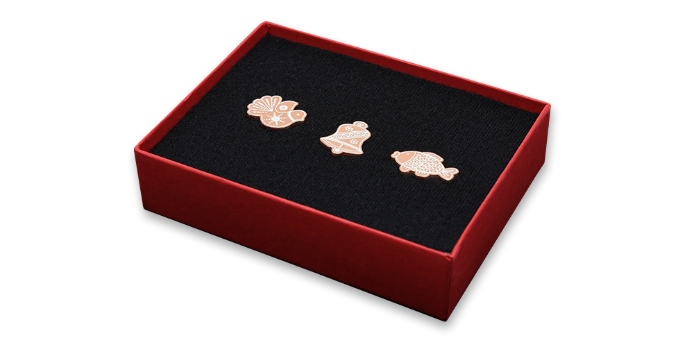 Sada tří vánočních broží	- zvoneček, holubička, kapr